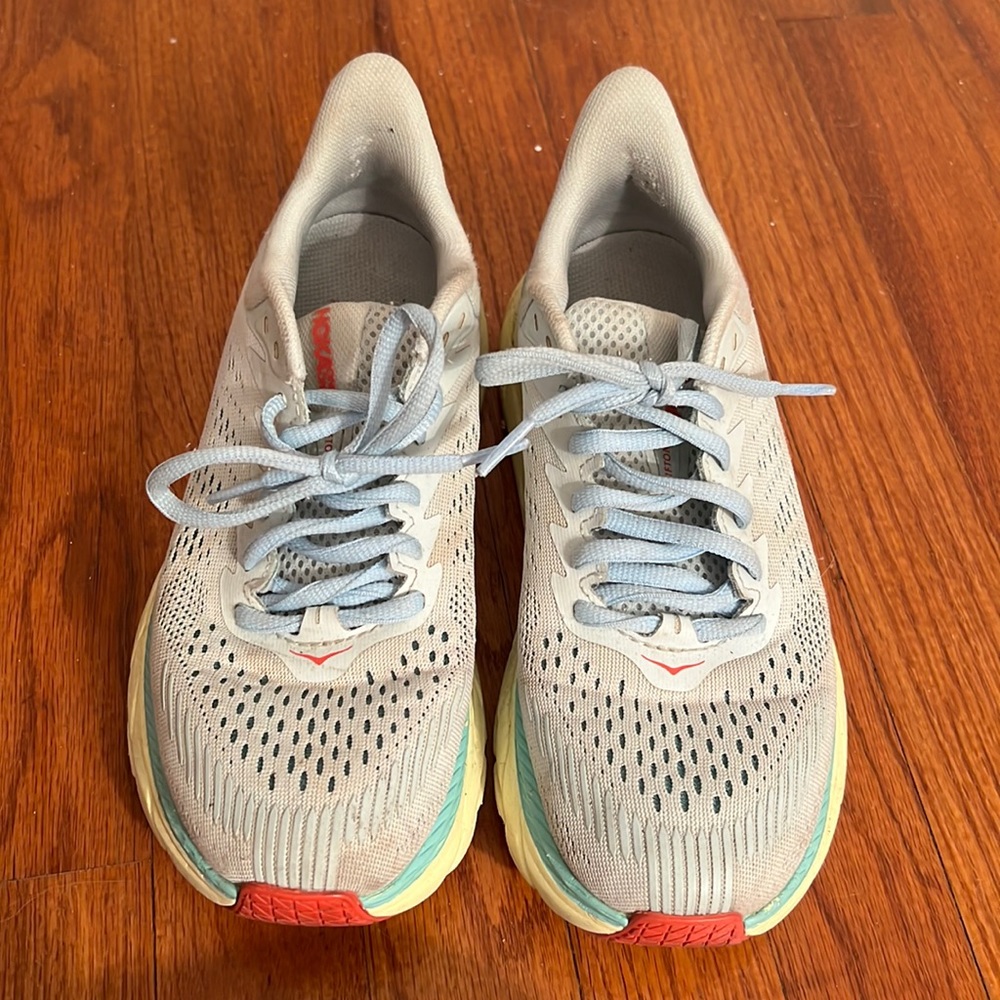 Hoka one one Clifton 7 women’s size 6.5